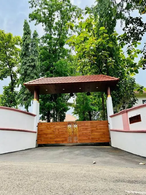 Haven Stay Manor Kotamangalam Villa